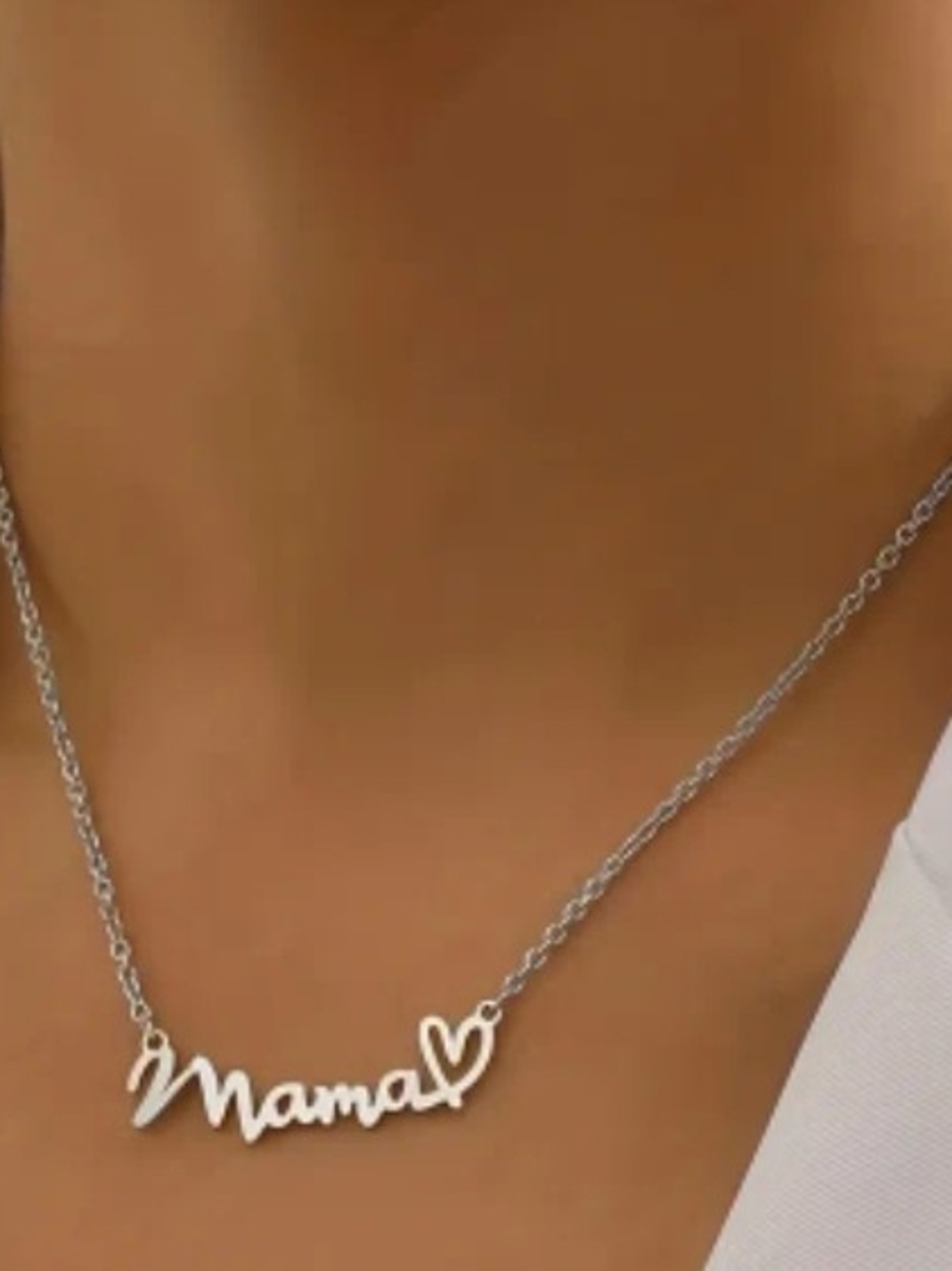 Mama Script Nameplate Necklace in Silver